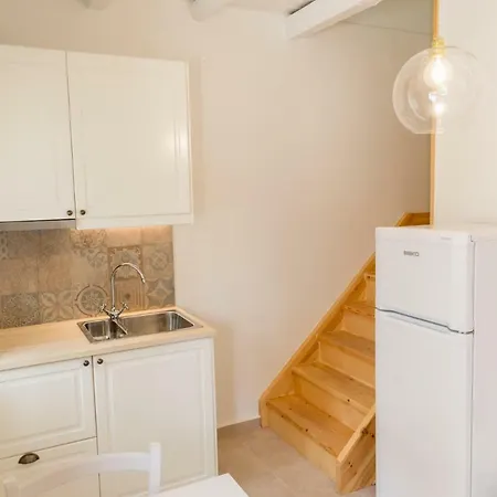 Daire Romantic House Priotissa Ii